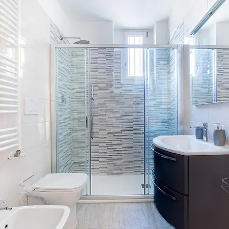 Vistamare, Superior On Viareggio's Promenade * Viareggio