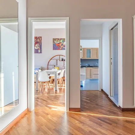 Vistamare, Superior On Viareggio's Promenade Apartment *