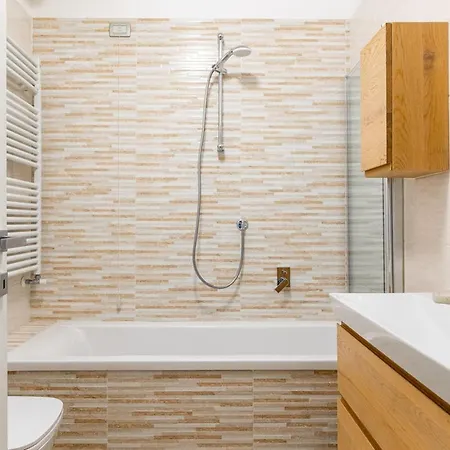 Vistamare, Superior On Viareggio's Promenade