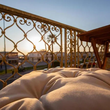 Apartment Vistamare, Superior On Viareggio's Promenade *