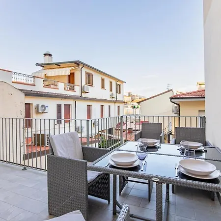 Apartment Vistamare, Superior On Viareggio's Promenade