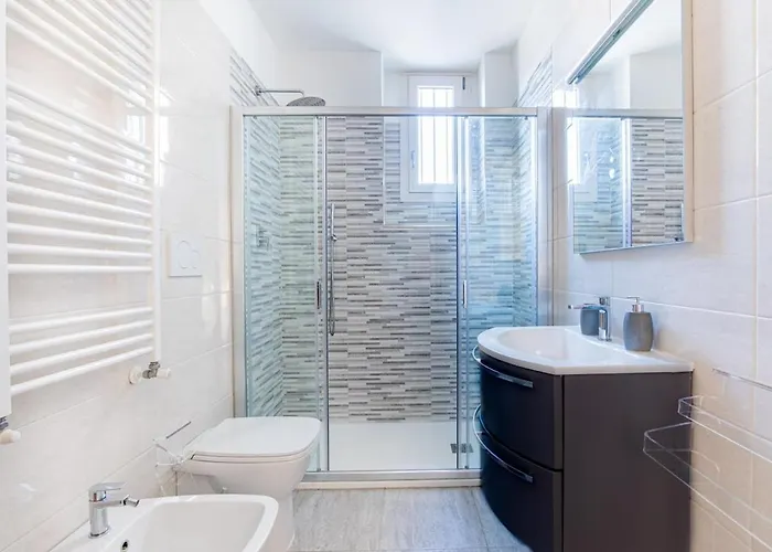 Vistamare, Superior On Viareggio's Promenade * Viareggio