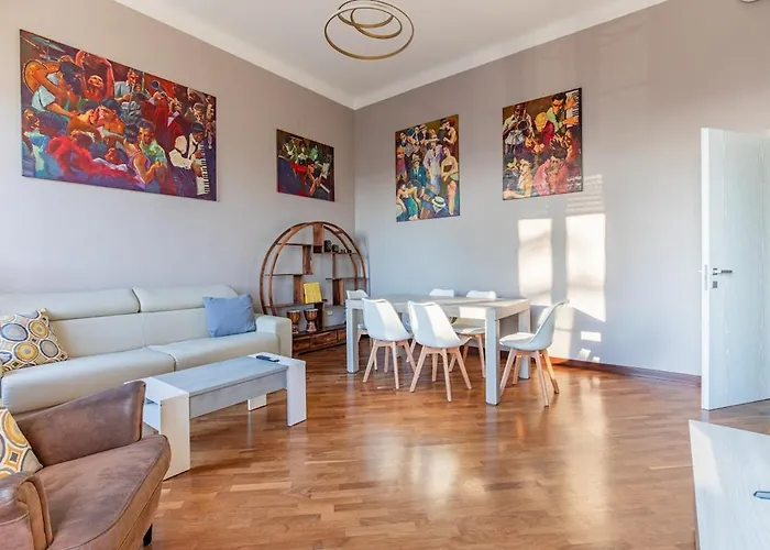 Vistamare, Superior On Viareggio's Promenade Apartment *