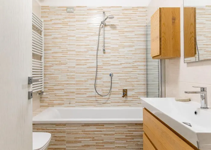 Vistamare, Superior On Viareggio's Promenade