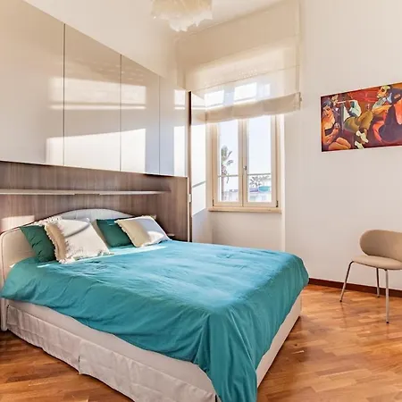 Vistamare, Superior On Viareggio's Promenade Daire *