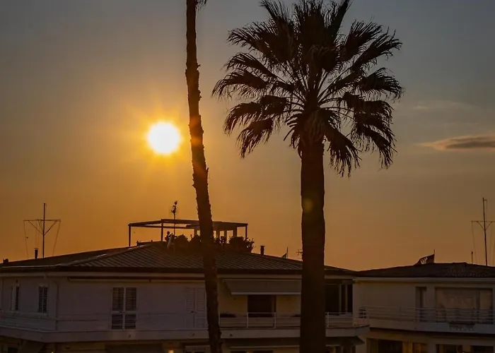 Apartament Vistamare, Superior On Viareggio's Promenade *