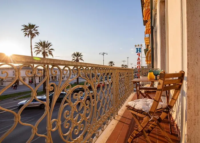 Apartament Vistamare, Superior On Viareggio's Promenade